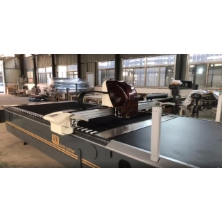 Máy Cắt Tự Động UTI